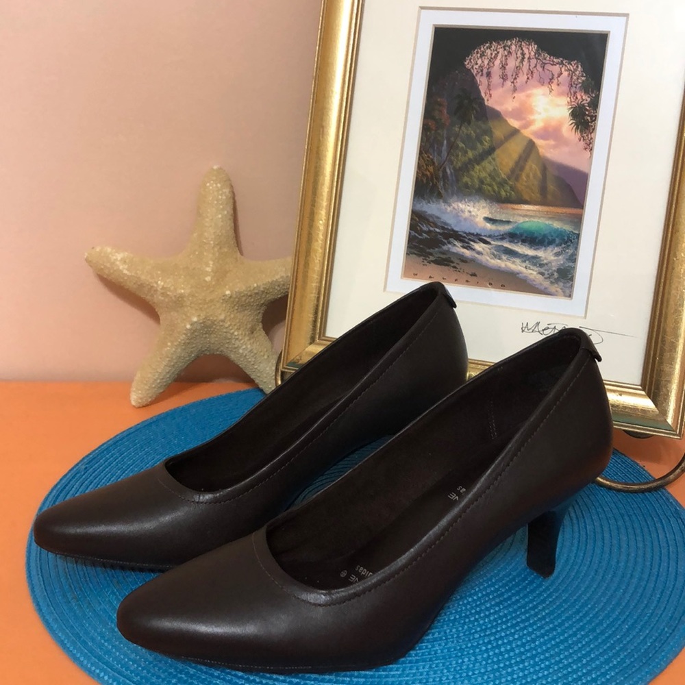 Rockport Brown leather heels. 2 inch Sz 6 LIKE NEW - Picture 2 of 5